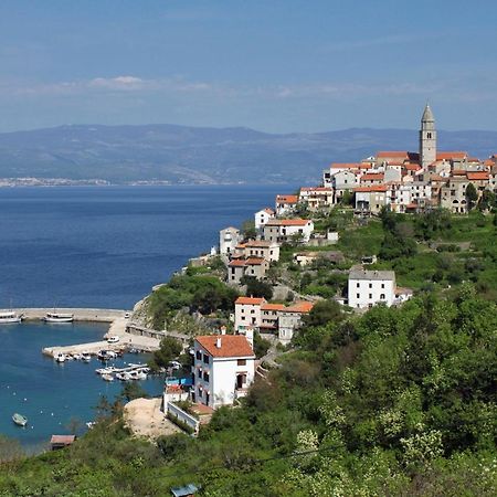 Apartments And Rooms With Parking Space Vrbnik, Krk - 5301 Exterior photo