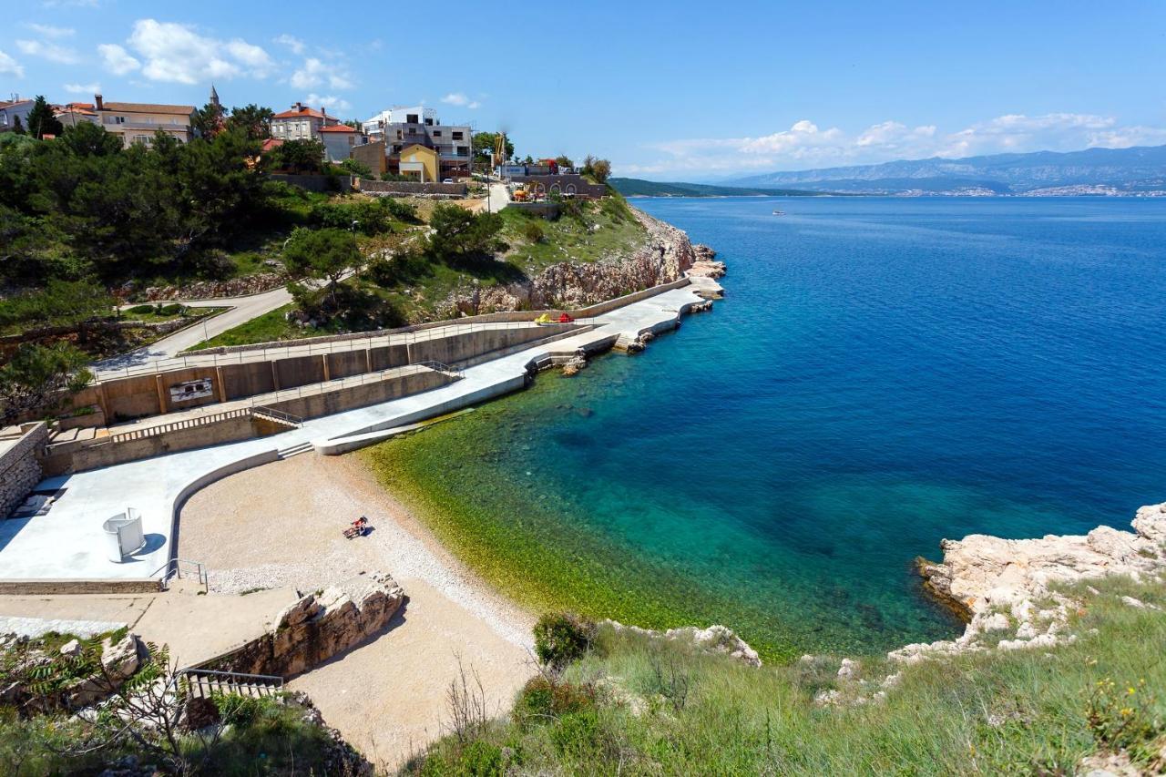 Apartments And Rooms With Parking Space Vrbnik, Krk - 5301 Exterior photo